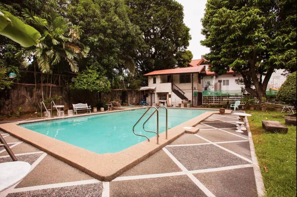 Casa Heradurra Uno/Dos Manila Exterior photo